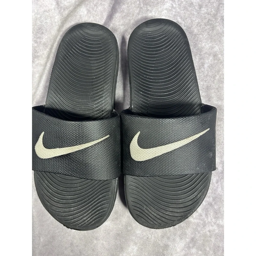 Nike Kawa Youth Slides Size 4Y Black White Swoosh Slip On Sandals